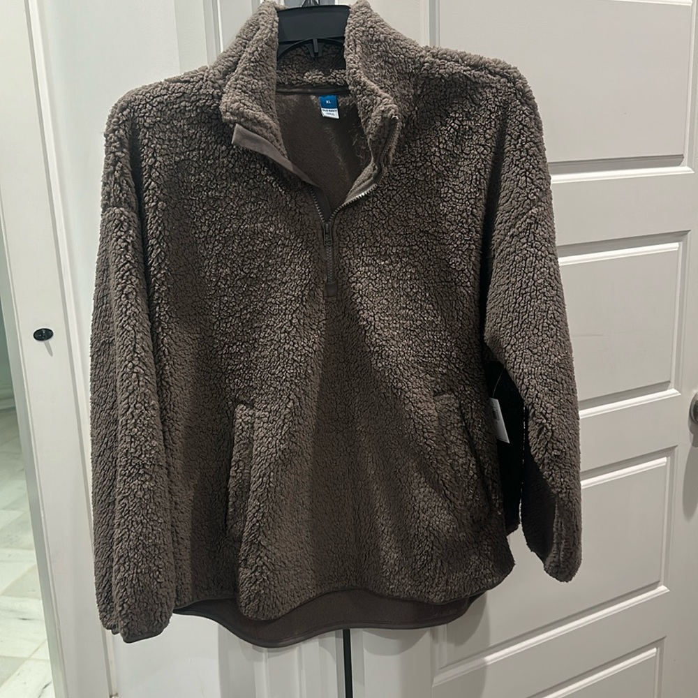 Women’s Old Navy brown XL pullover sweater with pockets new with tags